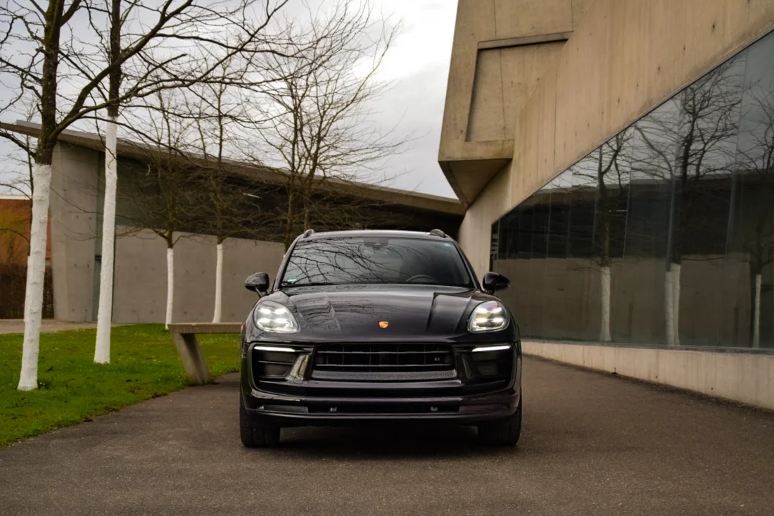 Concrete & Curves — Macan