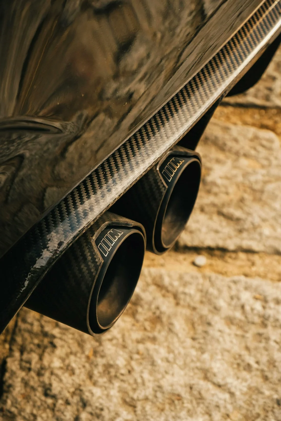 Carbon exhaust tips macro